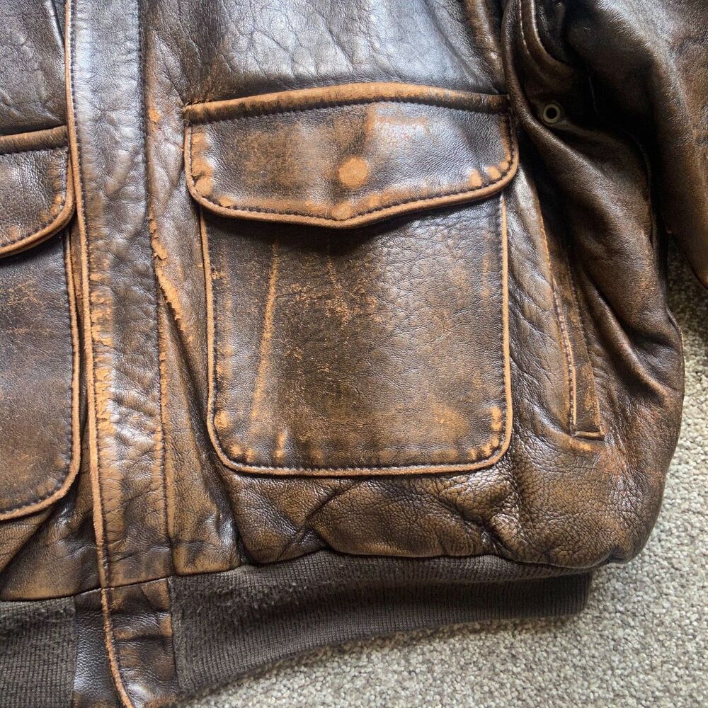 AVIREX TYPE A-2 ARMY AIR VINTAGE DISTRESSED LEATHER JACKET MADE IN THE USA - Picture 3 of 16